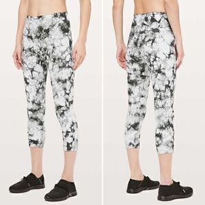 Lululemon Wunder Under Crop Hi-Rise 21" in Dual Shibori Antique White Cement Gre
